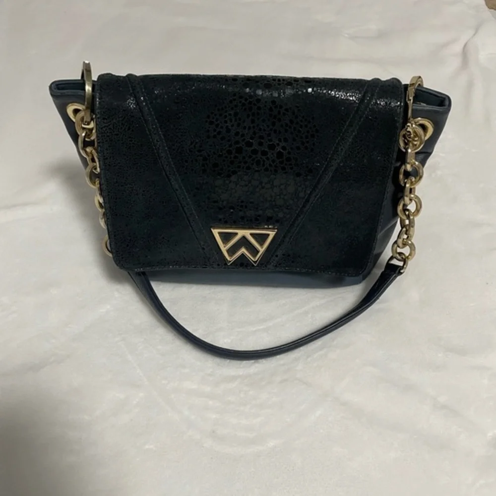 Kelly Wynne Pop the Champagne Shoulder Bag